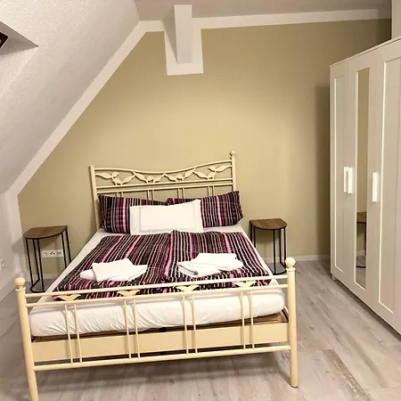 Blue Max Apartman Großenhain